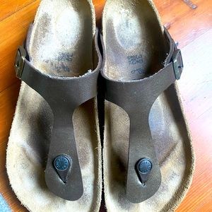 Birkenstock Gizeh gently used. Women’s size 39.